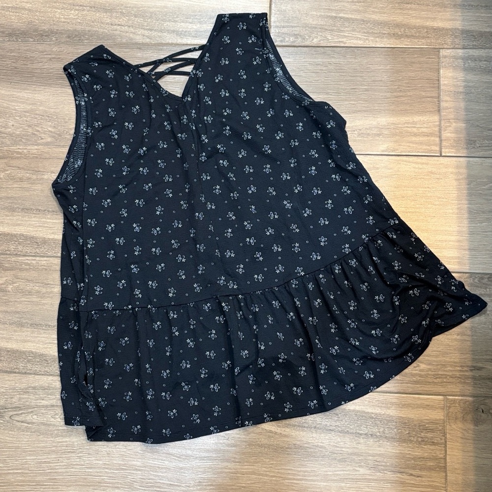 Lee plus size sleeveless blouse - Picture 2 of 6